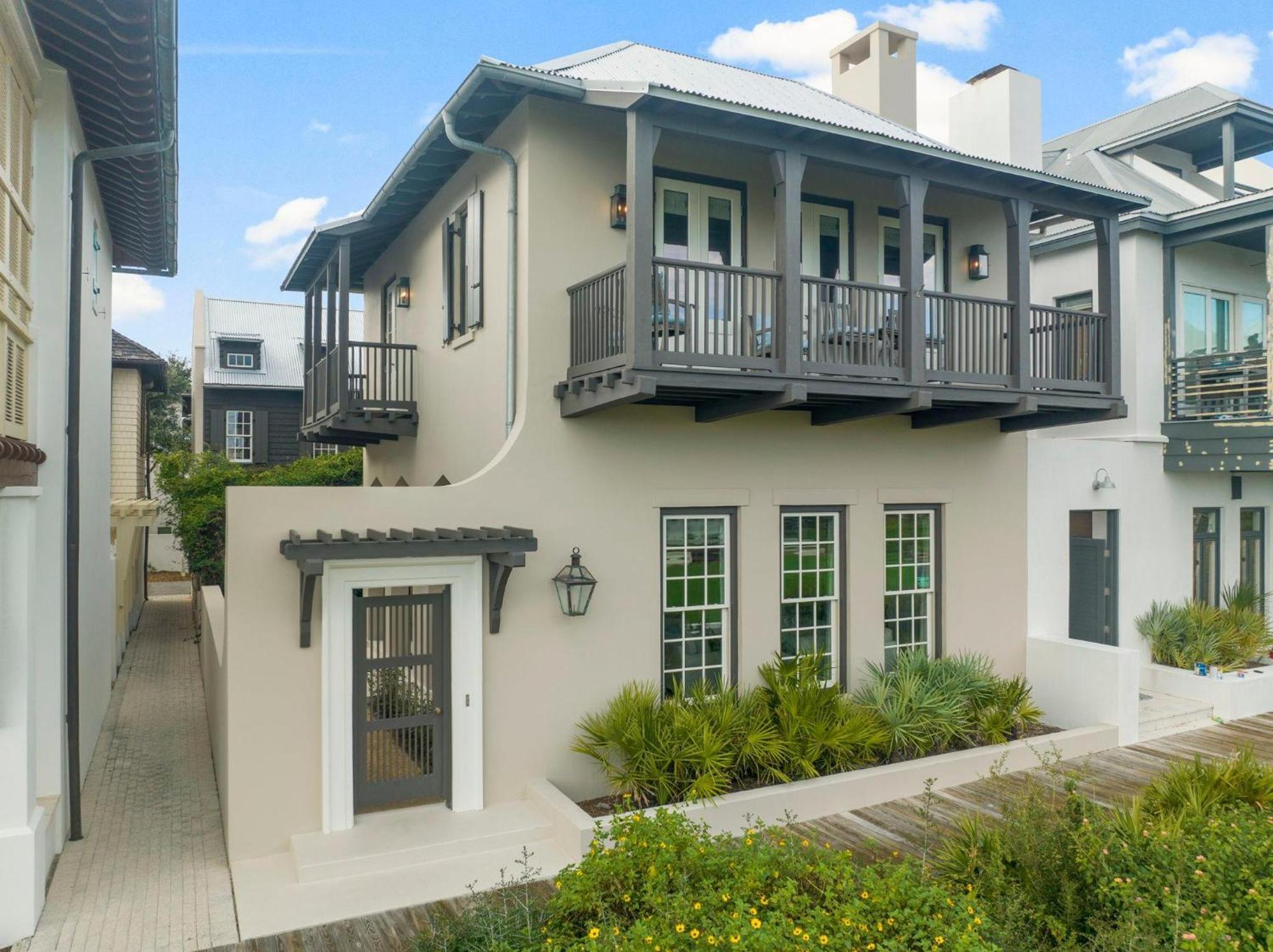 Terra Casa & Carriage House *