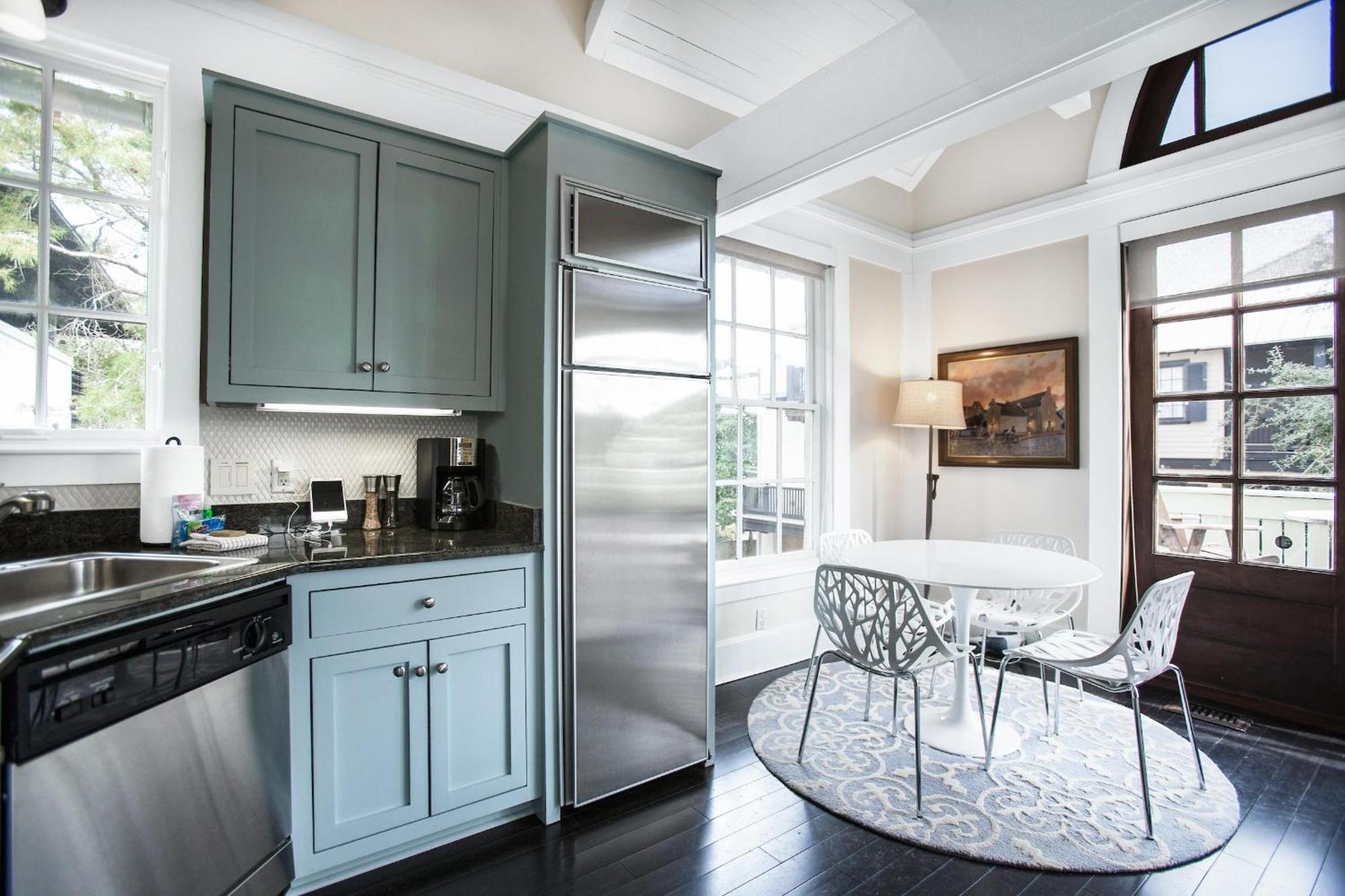 Benoit Carriage House * Rosemary Beach
