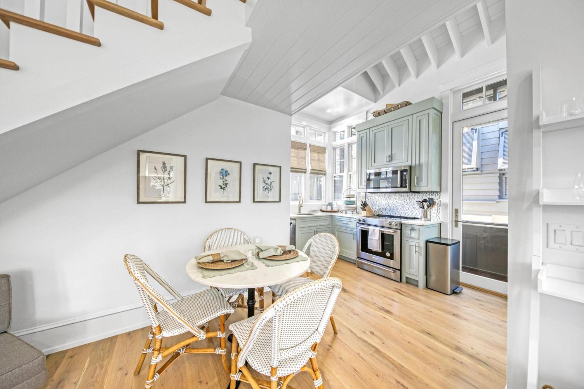 Deauville Carriage House * Rosemary Beach