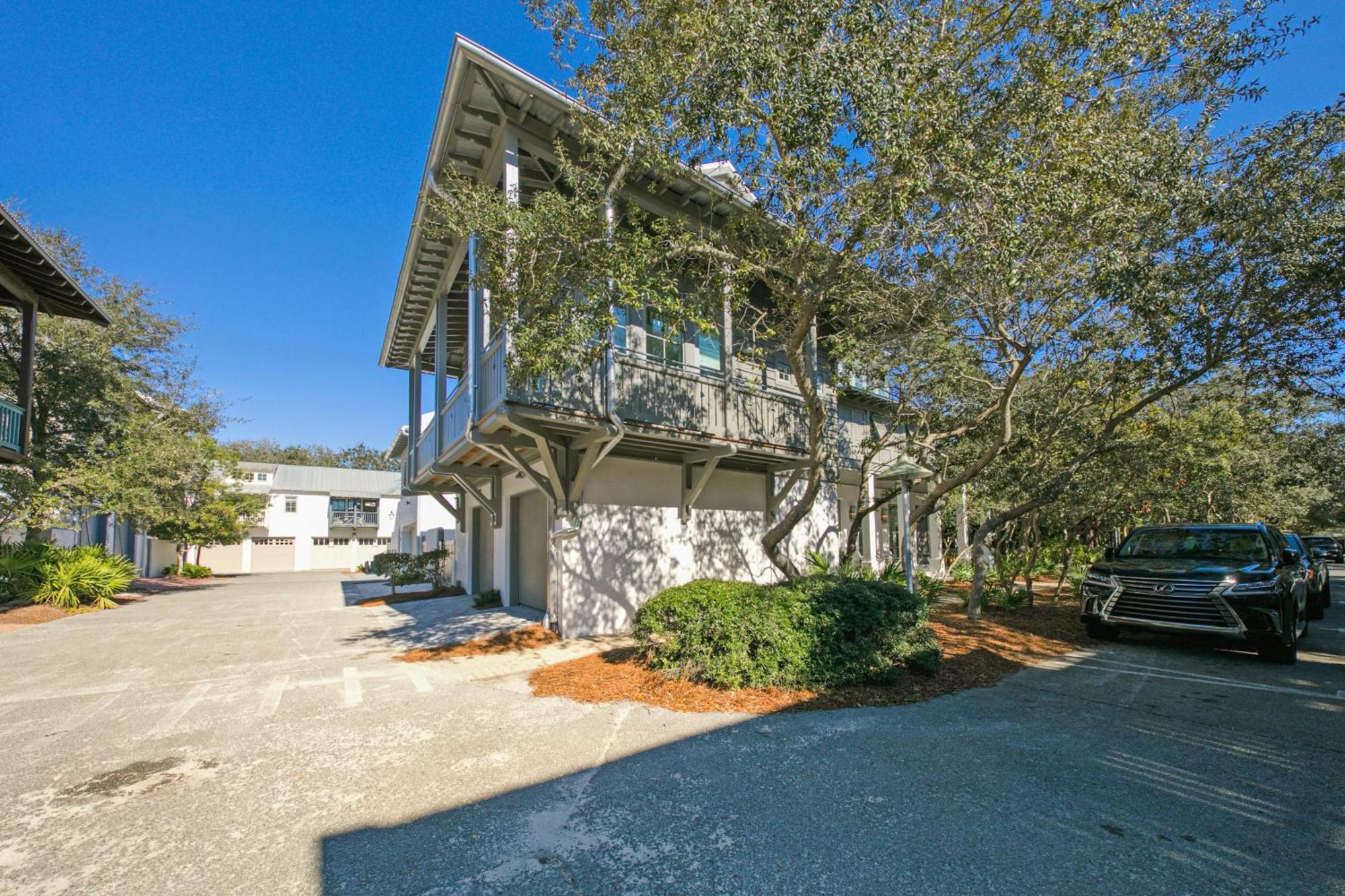Deauville Carriage House * Rosemary Beach