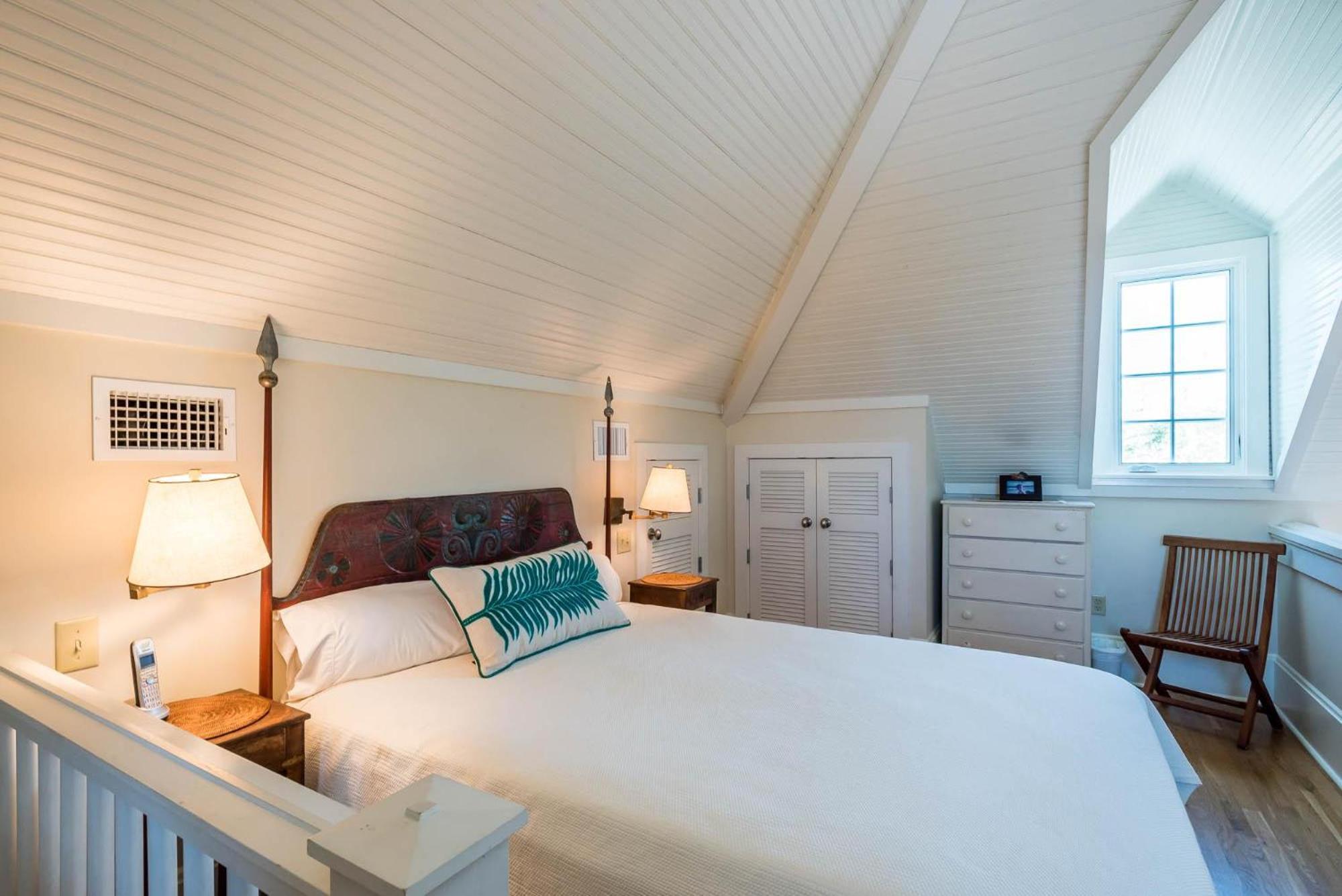 Belize Carriage House *