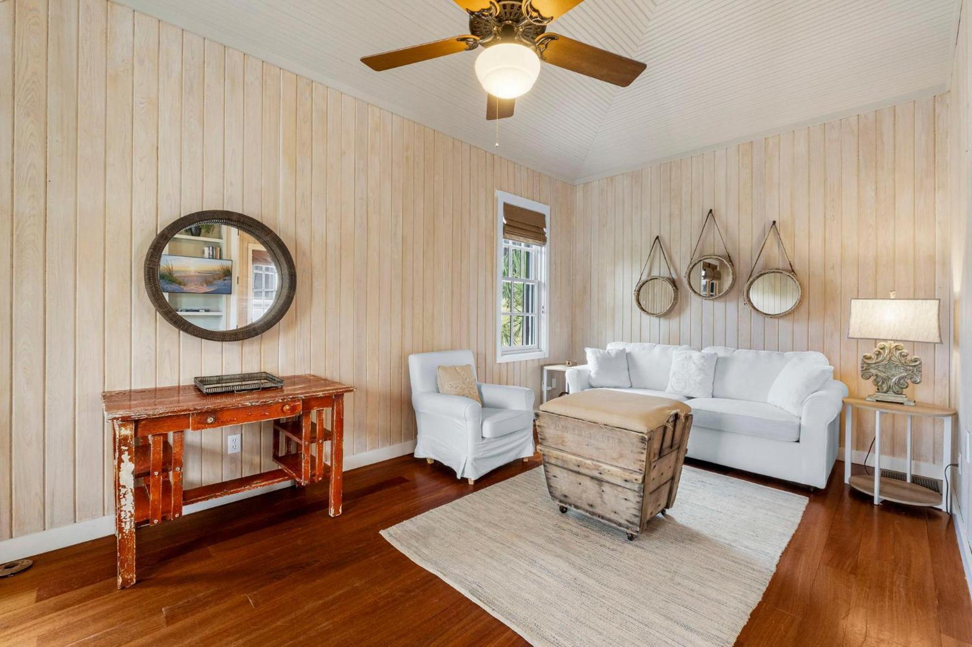 Uncorked Carriage House Holiday home