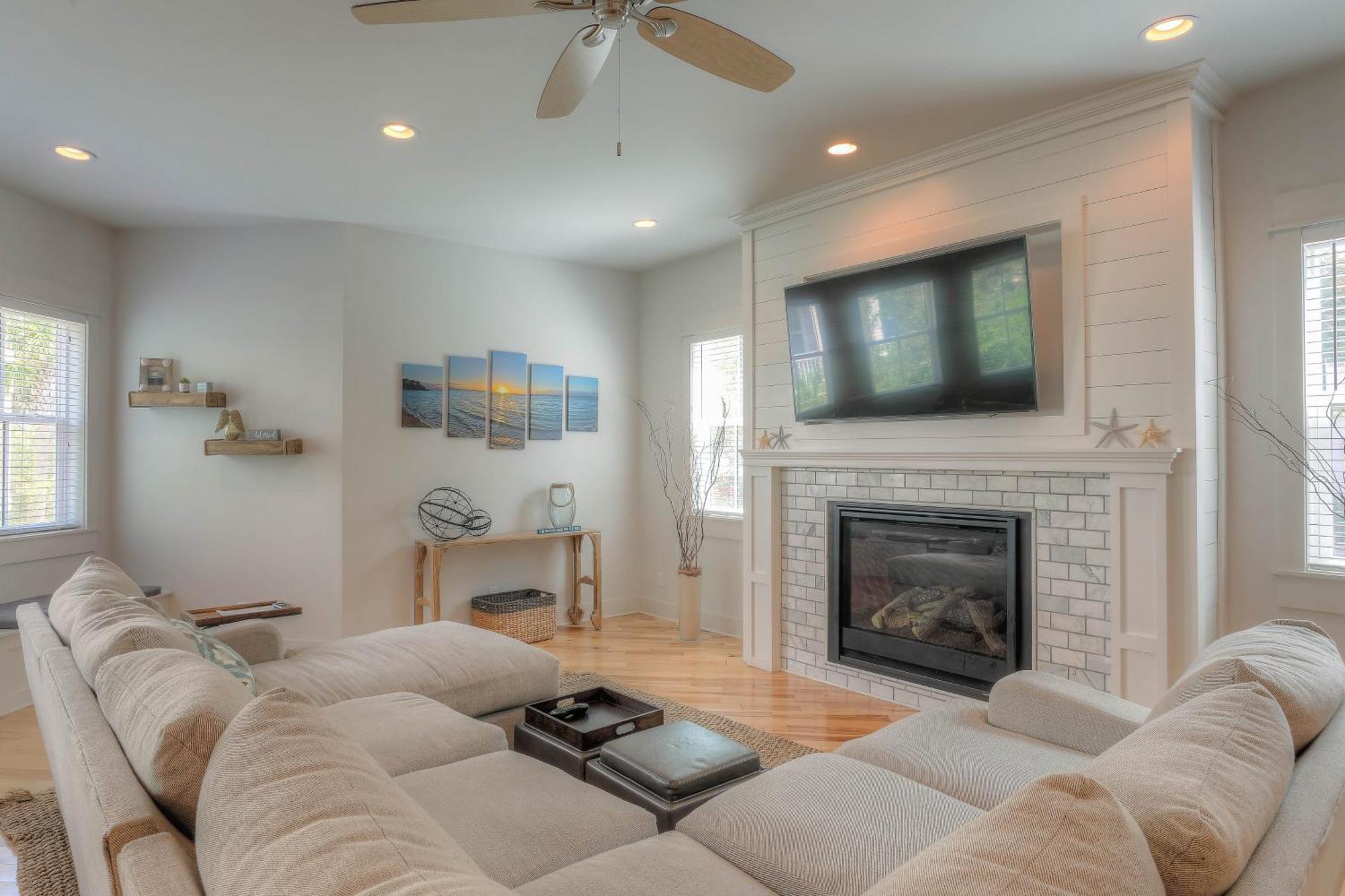 Dunn 2 By Avantstay Walk To Pool Access Sleeps 17