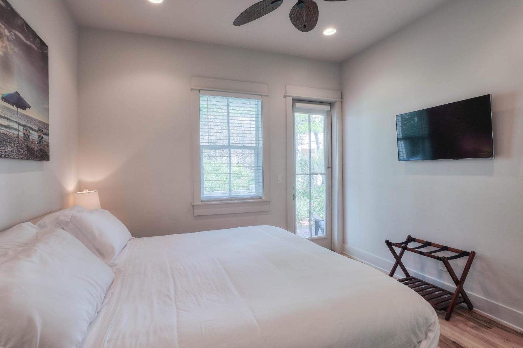 Dunn 2 By Avantstay Walk To Pool Access Sleeps 17 Holiday home