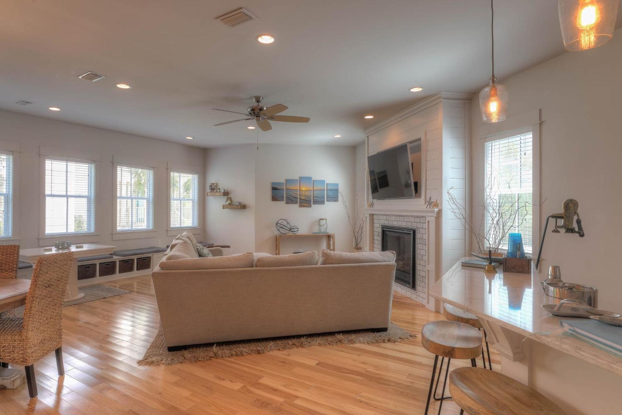 Dunn 2 By Avantstay Walk To Pool Access Sleeps 17 Rosemary Beach