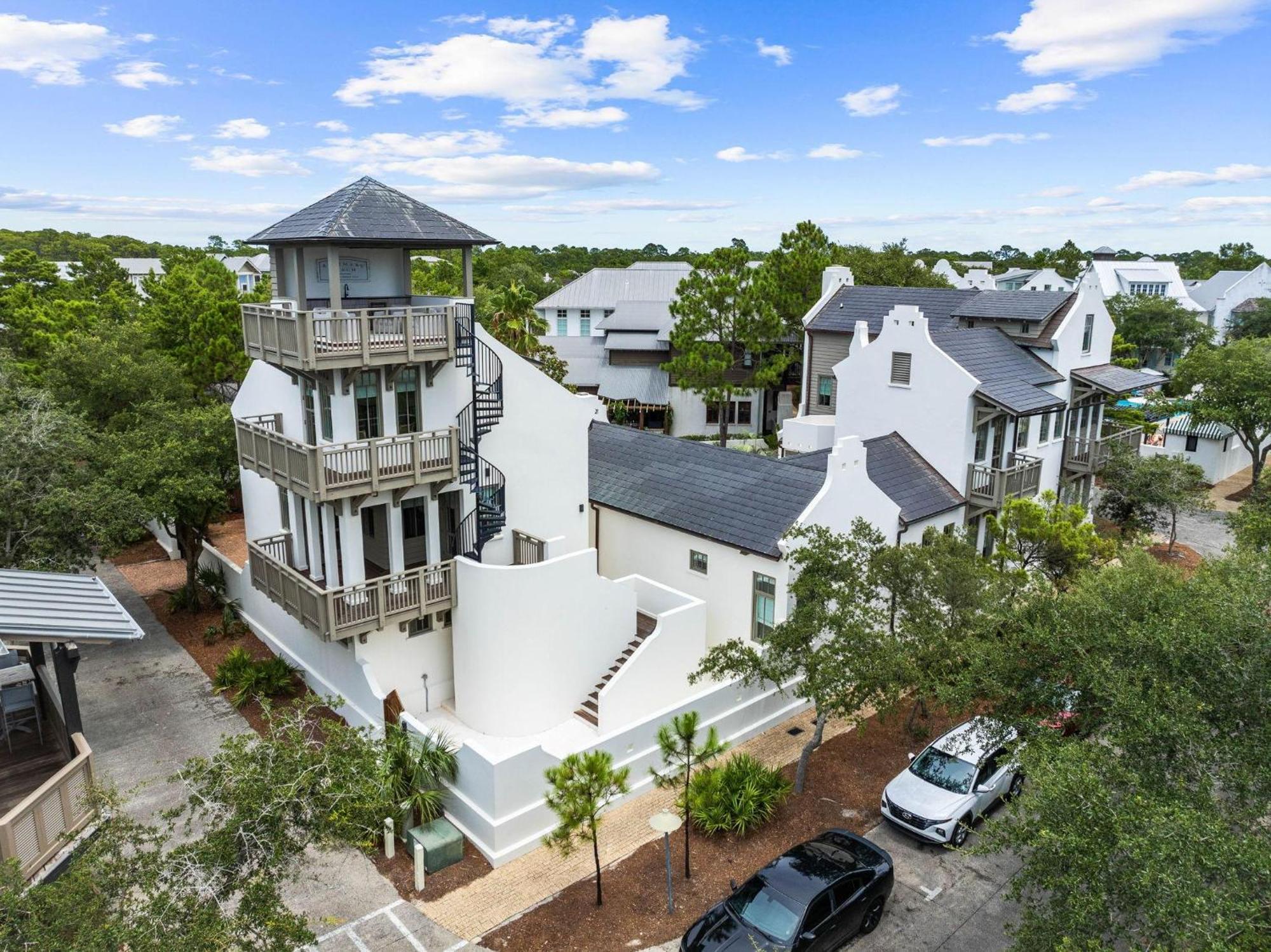 Holiday home Moonstruck And Carriage House Rosemary Beach