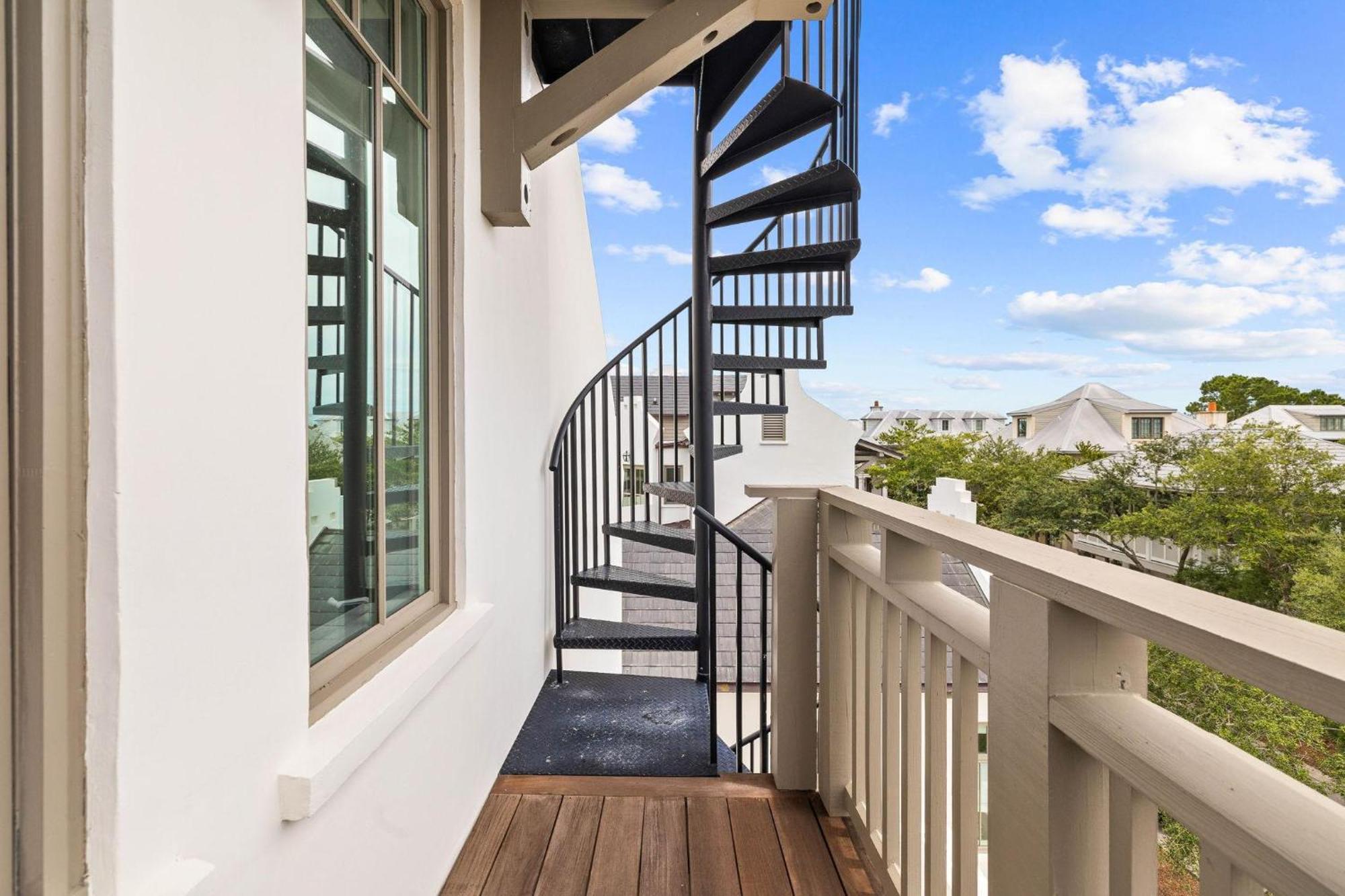 Moonstruck And Carriage House * Rosemary Beach