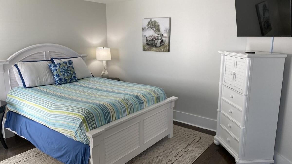 Rosemary 5 Main St 1f Apartment