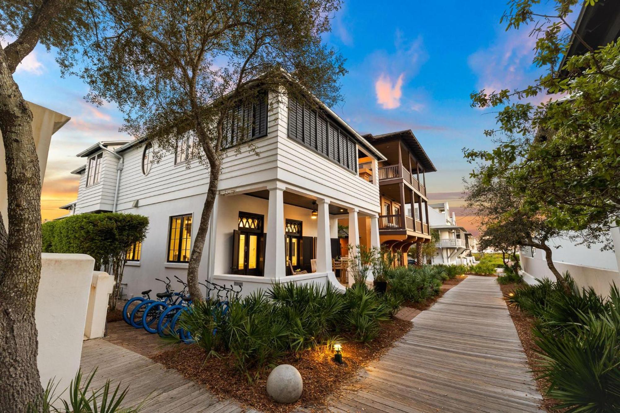 Holiday home Abba & Carriage House *