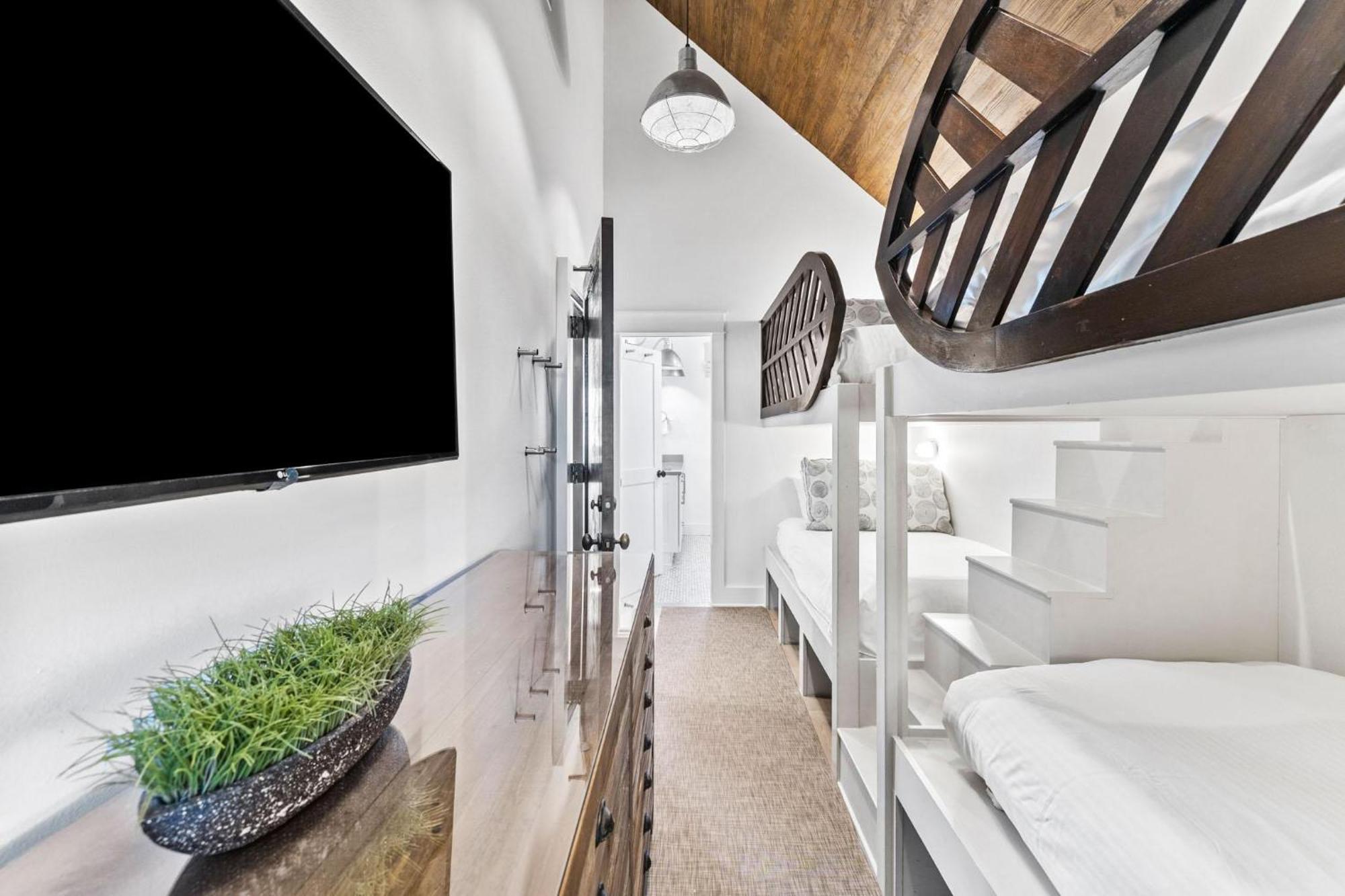 Abba & Carriage House * Rosemary Beach