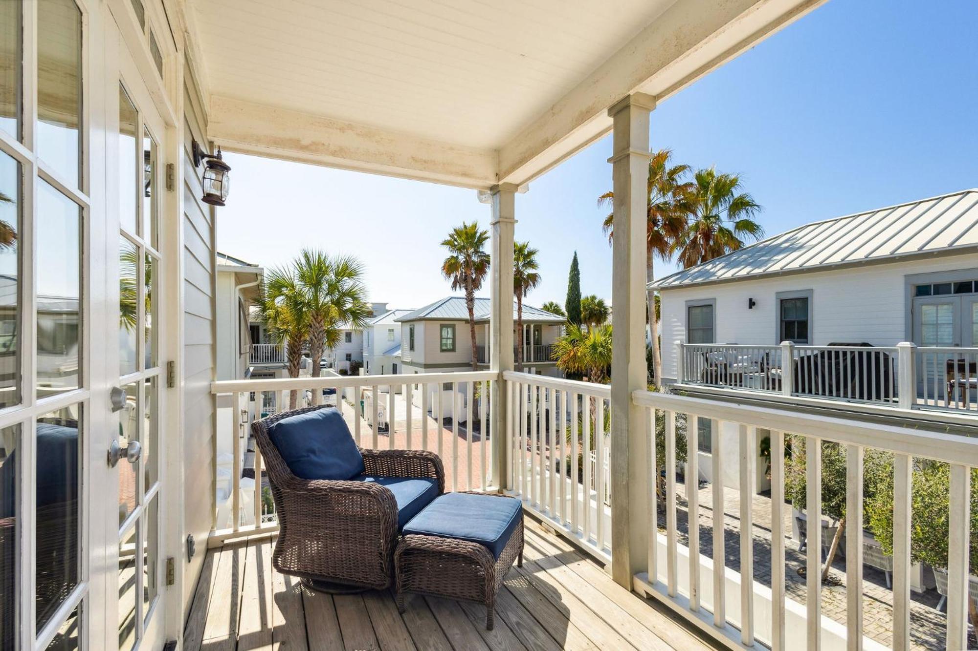 Holiday home Haus Of Tides By On 30a- Pool, Bikes, Private Access
