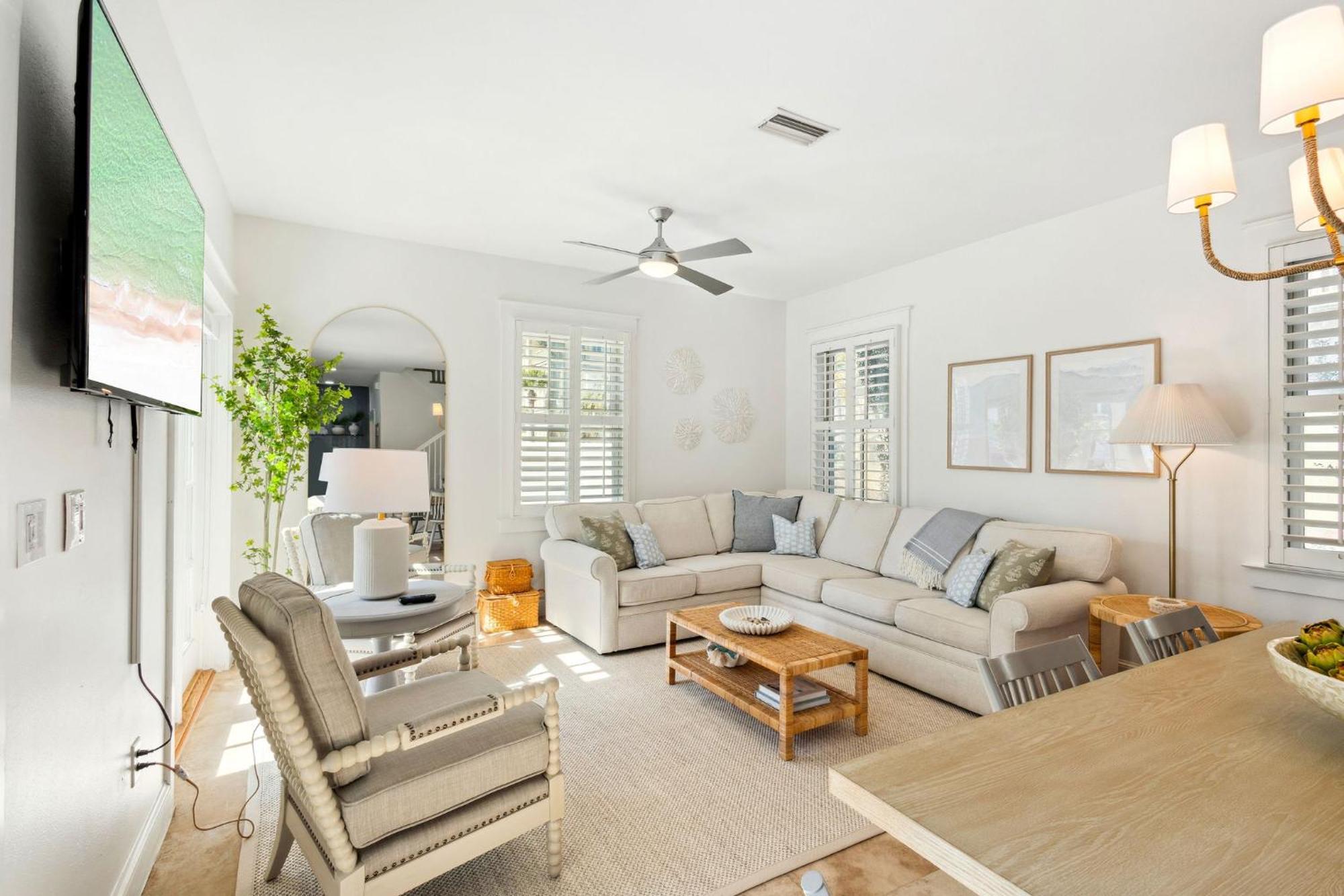 Haus Of Tides By On 30a- Pool, Bikes, Private Access Holiday home Rosemary Beach