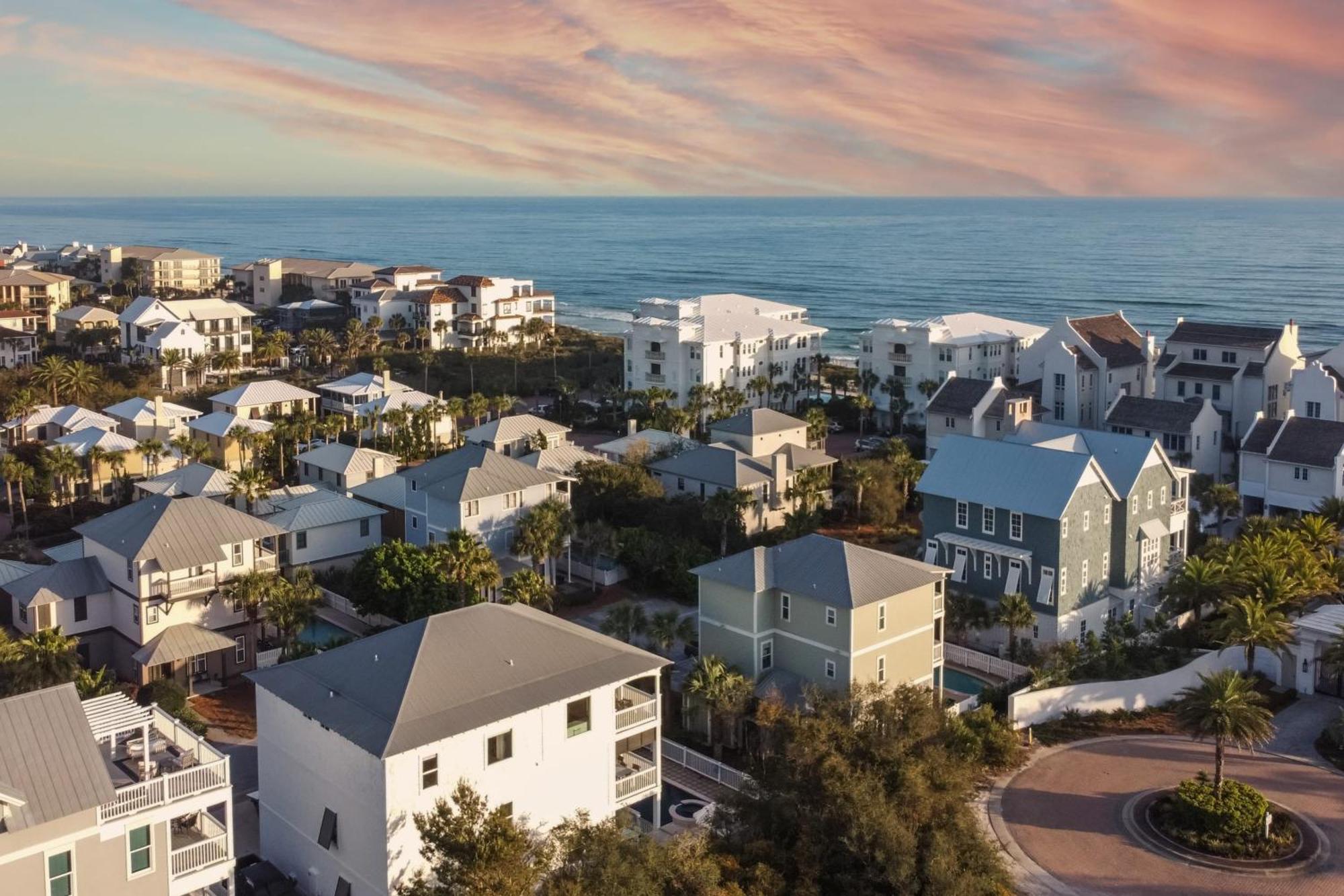Fin By Avantstay 9 Bedroom Destin Oasis With Pool Walk To Holiday home Rosemary Beach