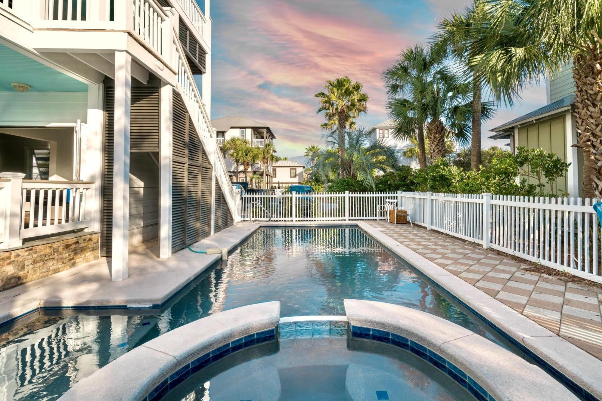 Holiday home Fin By Avantstay 9 Bedroom Destin Oasis With Pool Walk To *