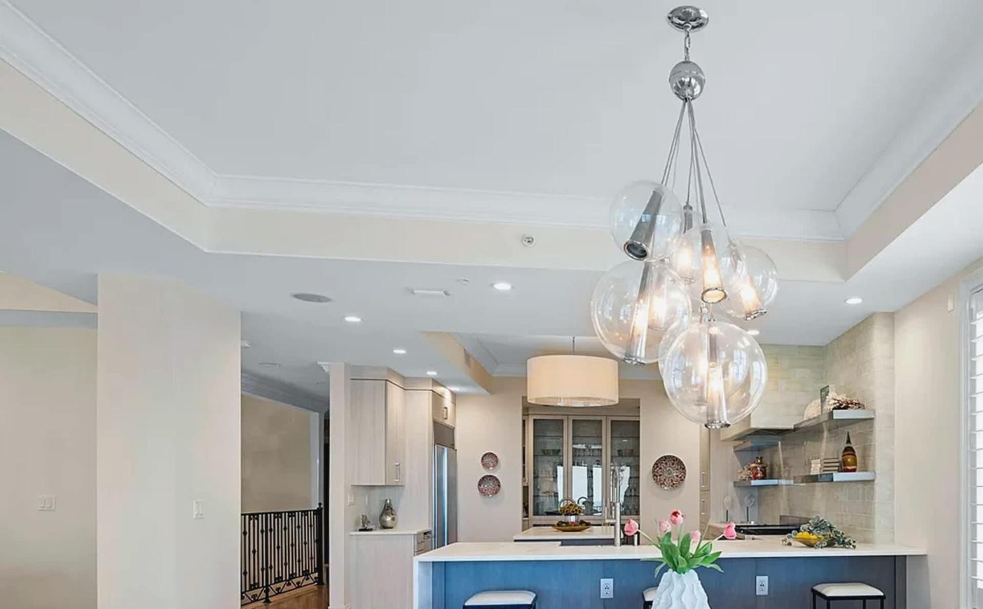Gulf Front Penthouse With Expansive Balconies *