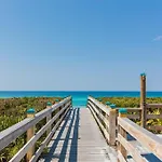 You\'Ve Hit The Vacay Jackpot With This Sure Winner!