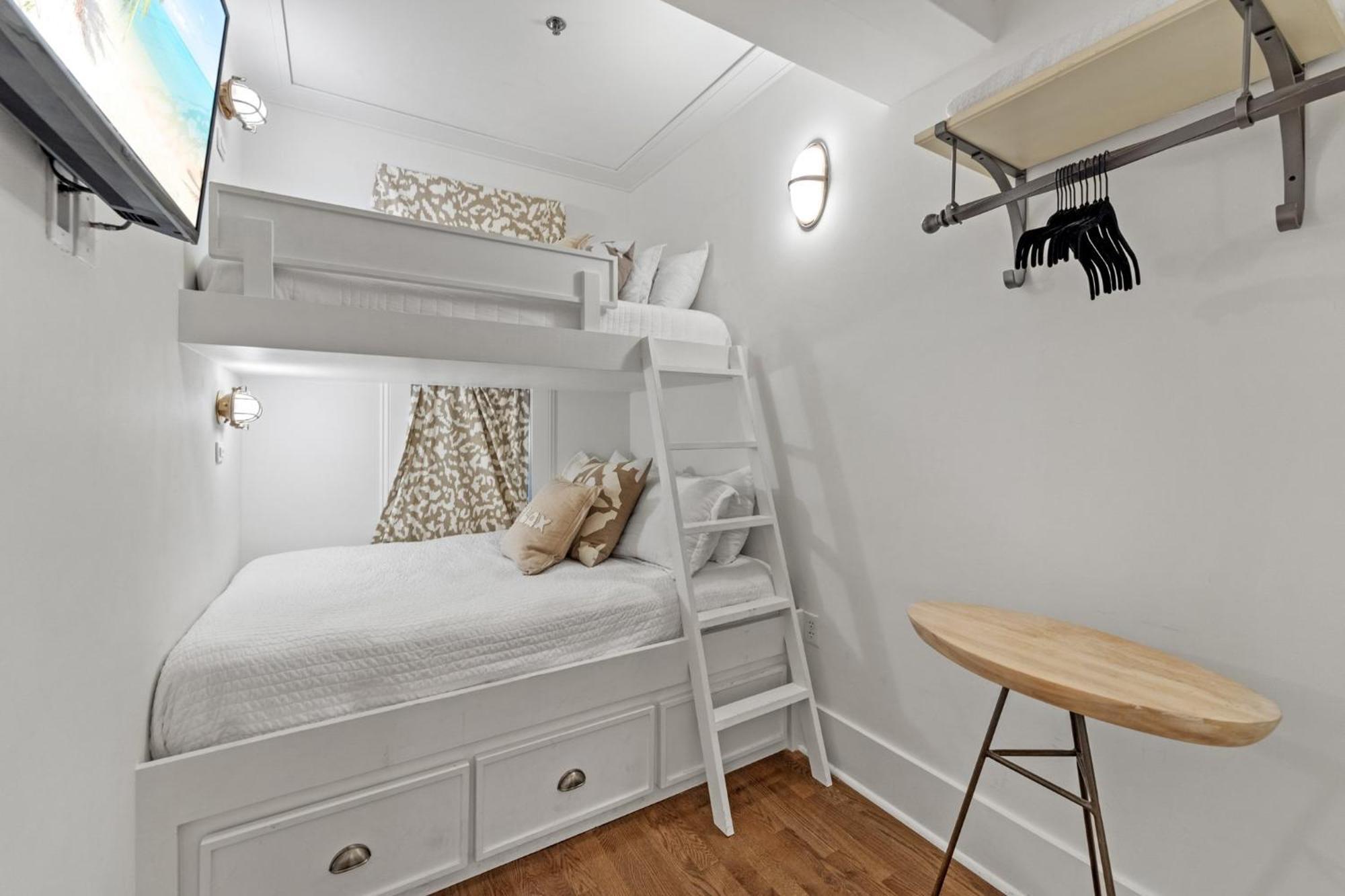 The Savannah Unit 2e Apartment *