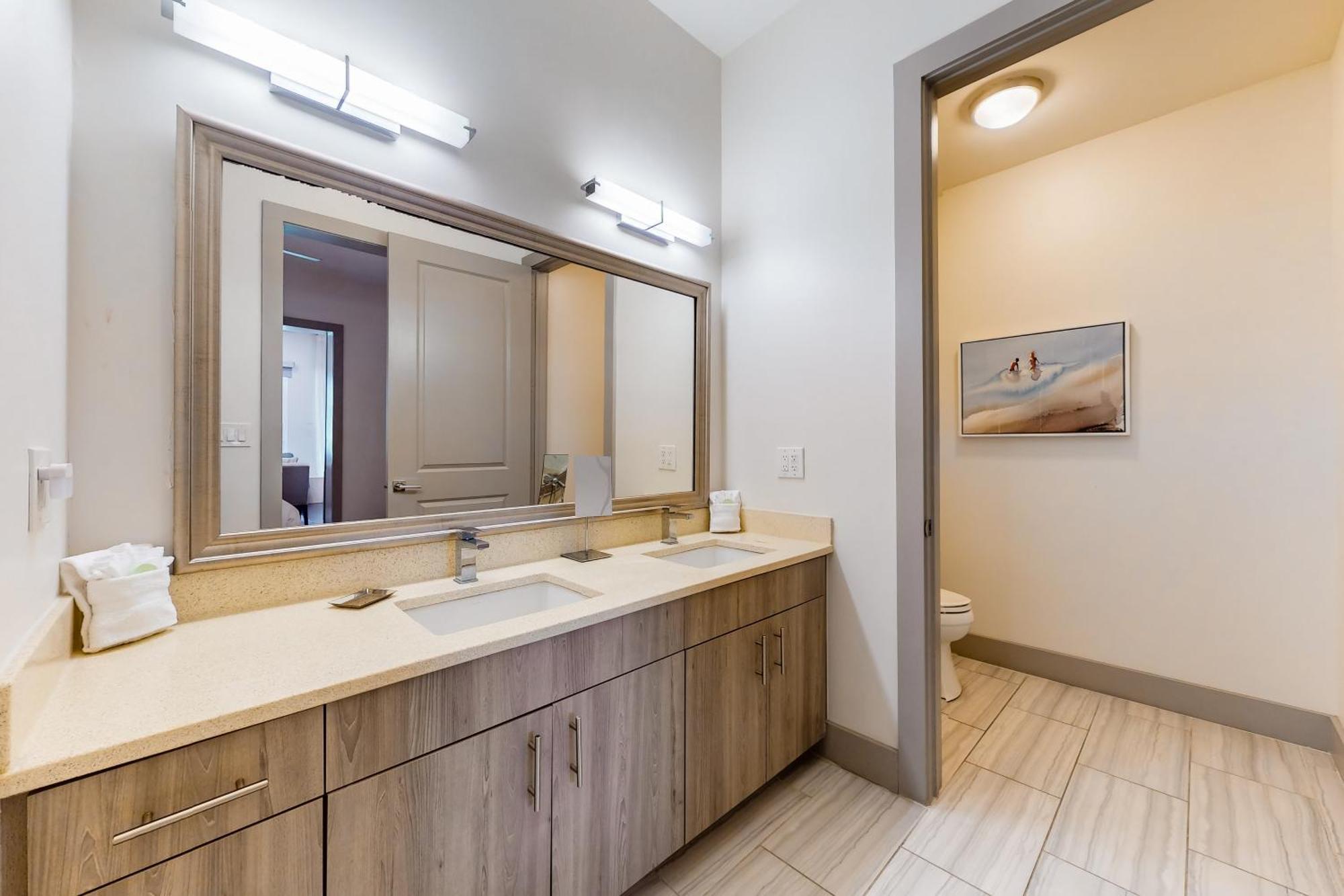 Apartment The Pointe 3-315