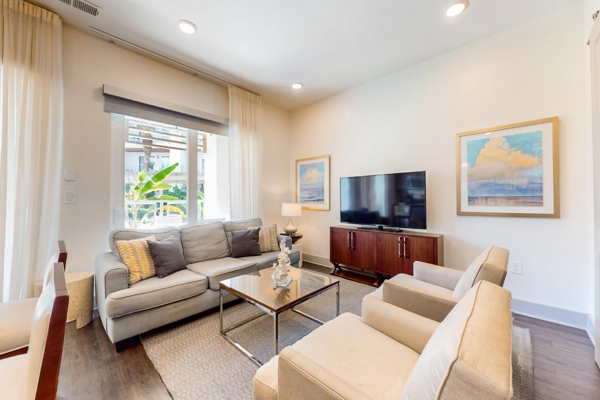 Apartment The Pointe 3-315 *