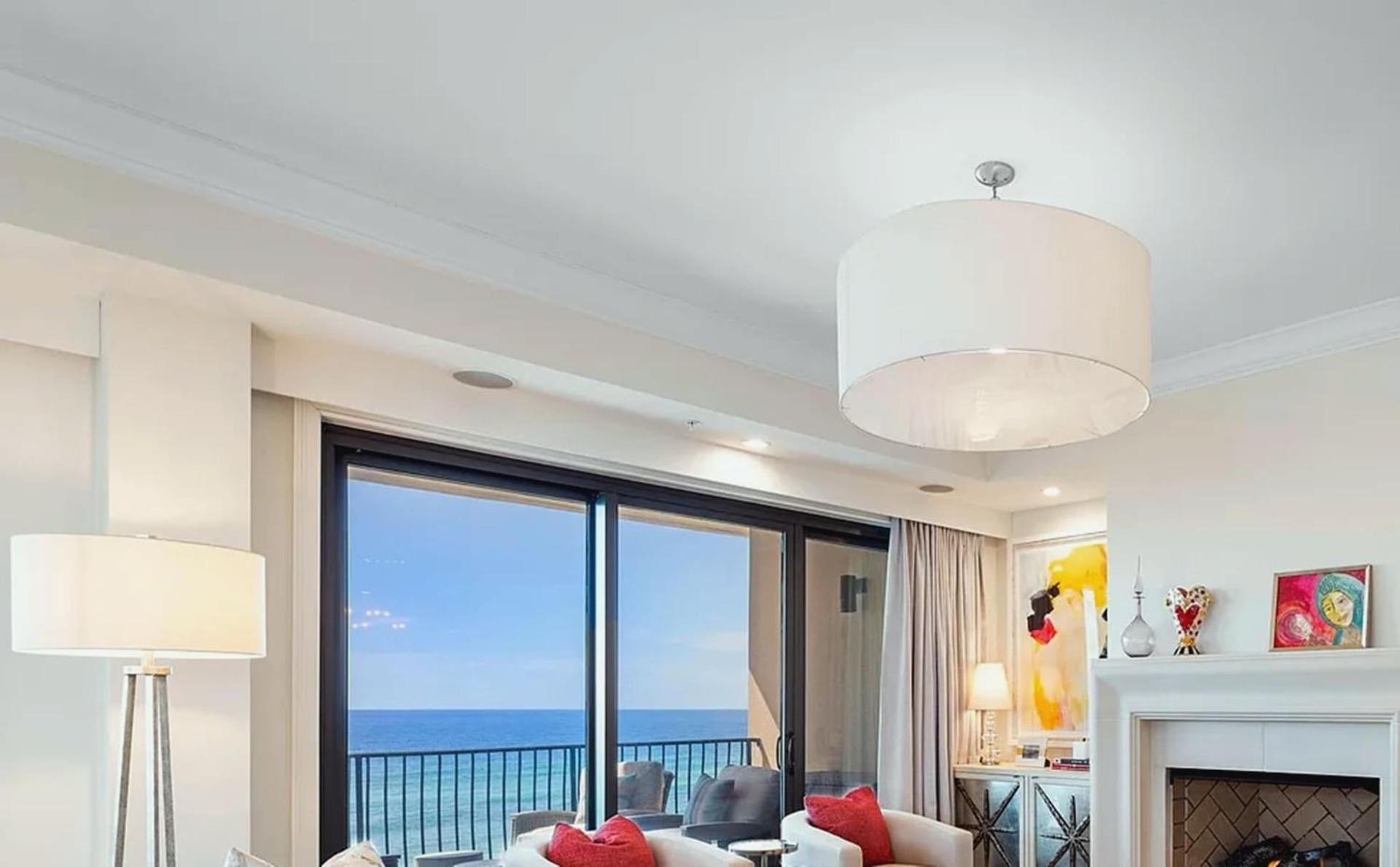 Apartment Gulf Front Penthouse With Expansive Balconies