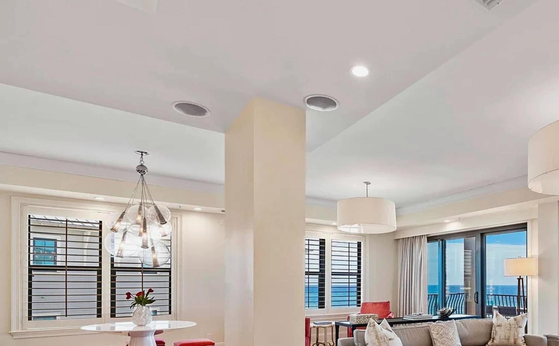 Gulf Front Penthouse With Expansive Balconies