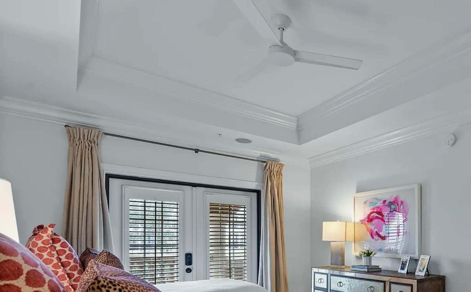Gulf Front Penthouse With Expansive Balconies *