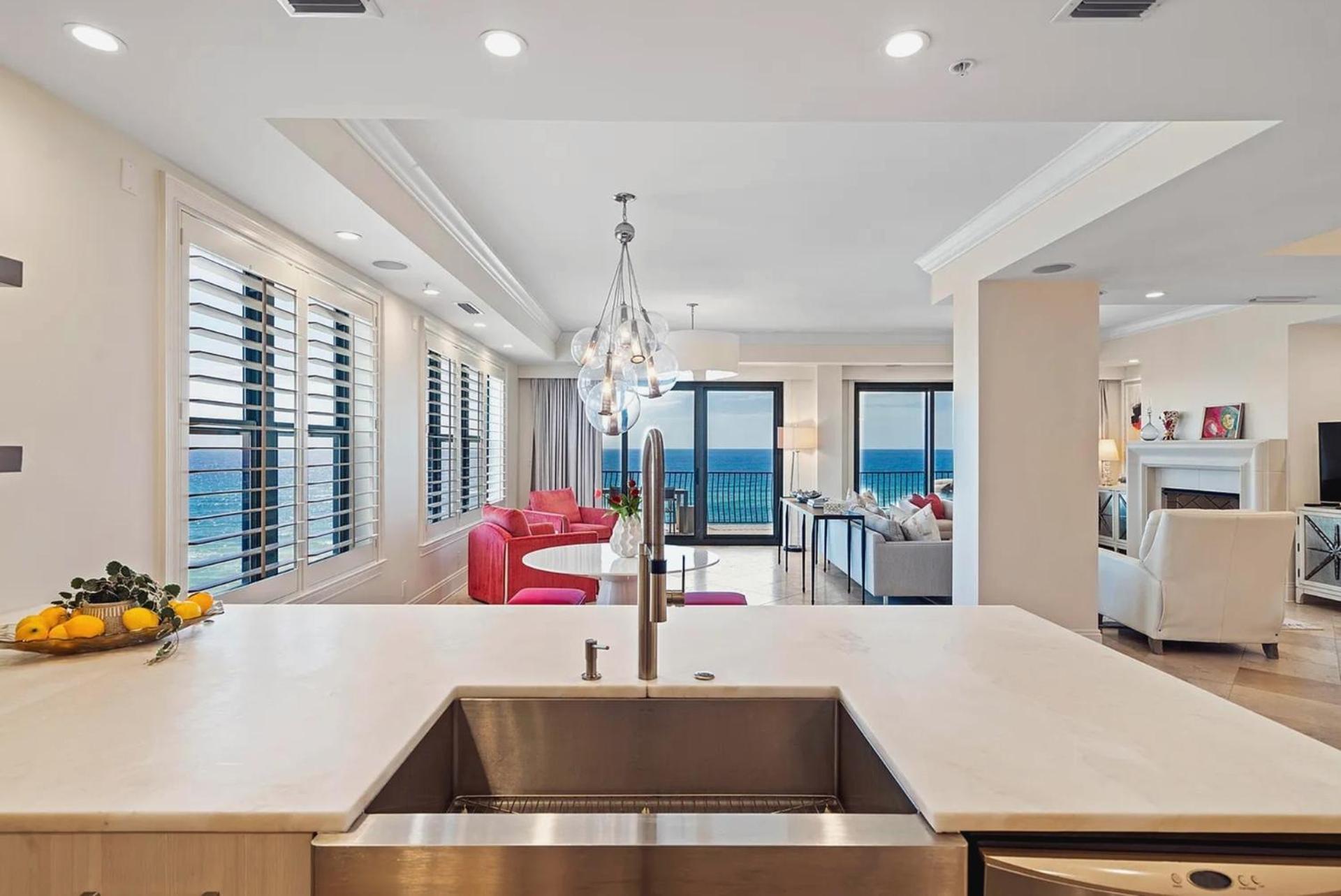 Gulf Front Penthouse With Expansive Balconies